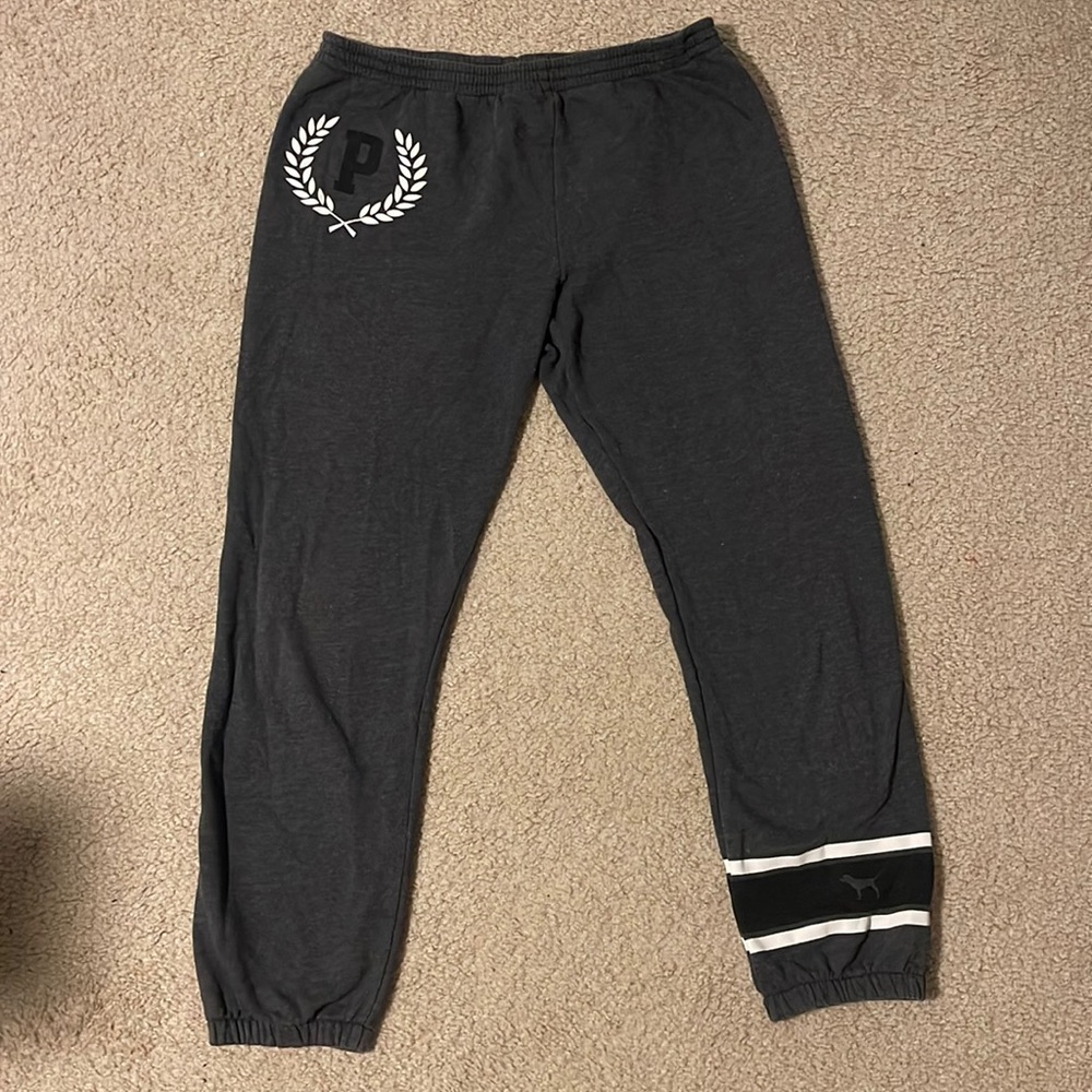 Pink by Victoria’s Secret dark gray cropped sweatpants size small